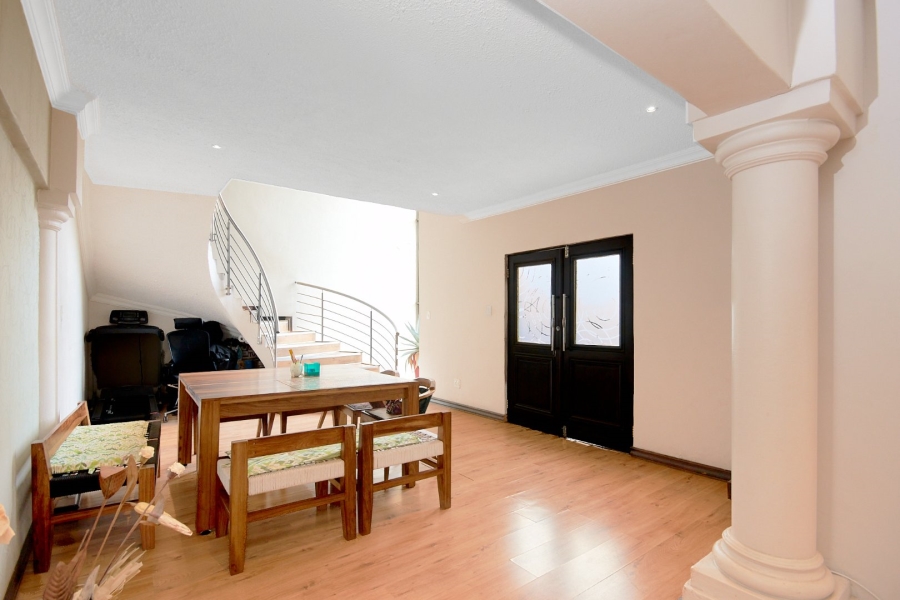 4 Bedroom Property for Sale in Kyalami Gardens Gauteng