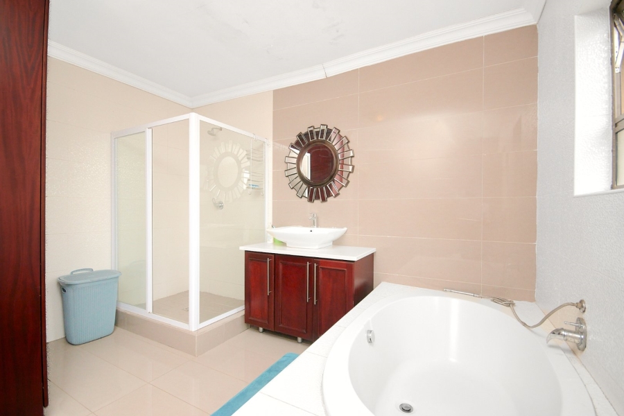 4 Bedroom Property for Sale in Kyalami Gardens Gauteng