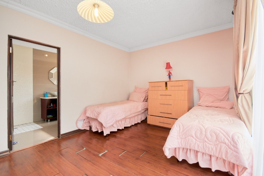 4 Bedroom Property for Sale in Kyalami Gardens Gauteng