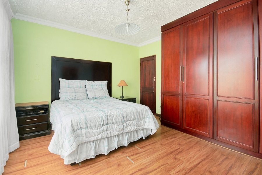 4 Bedroom Property for Sale in Kyalami Gardens Gauteng
