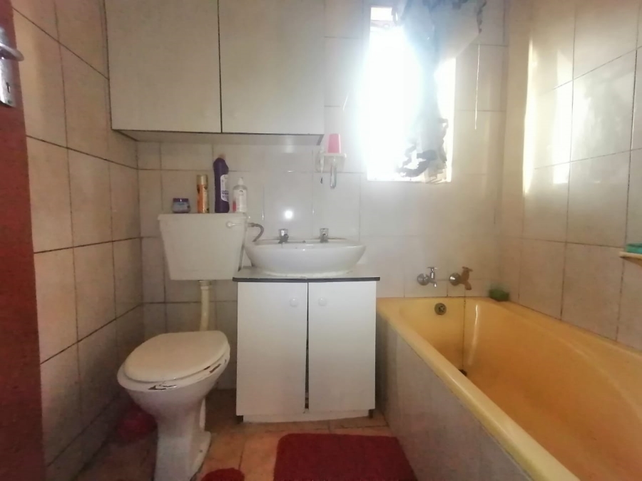 3 Bedroom Property for Sale in Lindo Park Gauteng