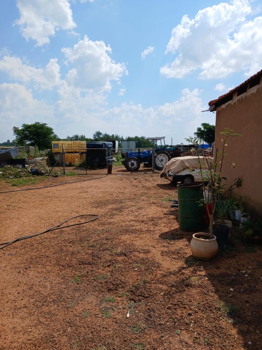  Bedroom Property for Sale in Haakdoornboom AH Gauteng