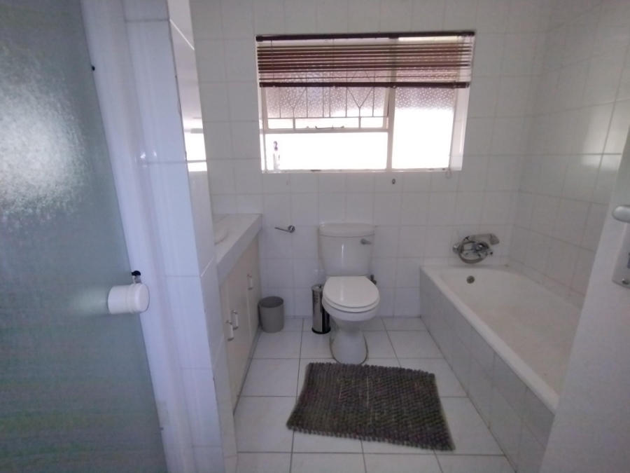 To Let 3 Bedroom Property for Rent in Victory Park Gauteng