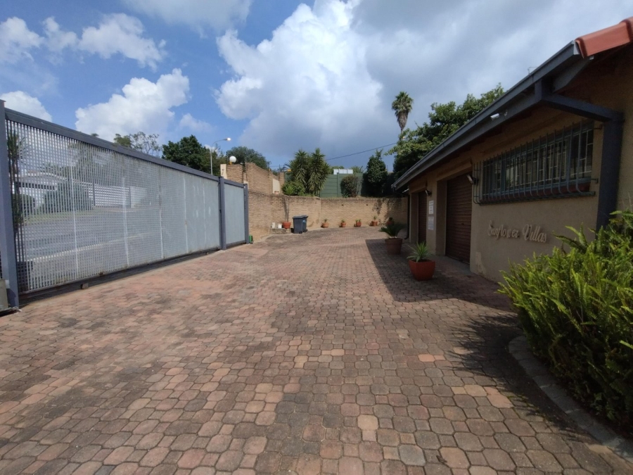 To Let 2 Bedroom Property for Rent in Victory Park Gauteng