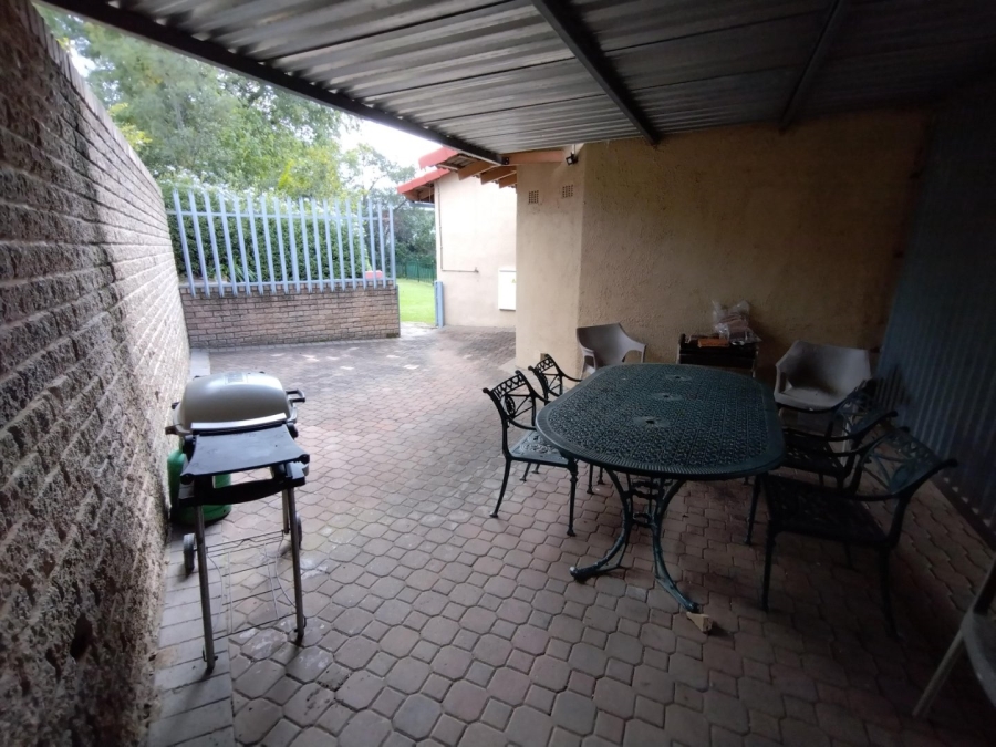 To Let 2 Bedroom Property for Rent in Victory Park Gauteng