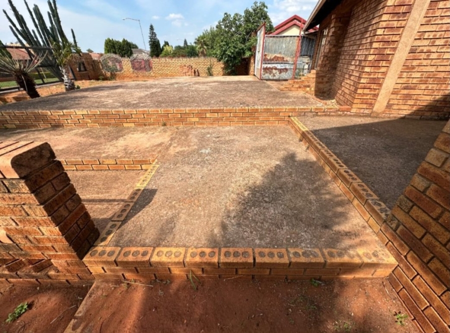 2 Bedroom Property for Sale in The Orchards Gauteng