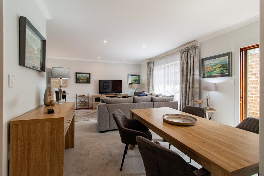 To Let 2 Bedroom Property for Rent in Bedfordview Gauteng