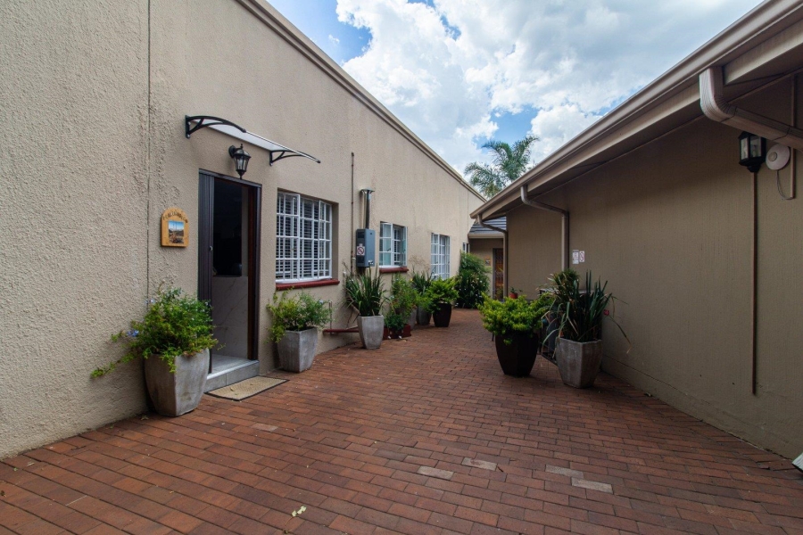 To Let 2 Bedroom Property for Rent in Bedfordview Gauteng