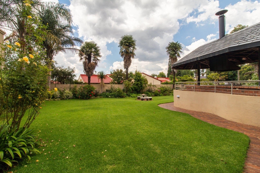 To Let 2 Bedroom Property for Rent in Bedfordview Gauteng