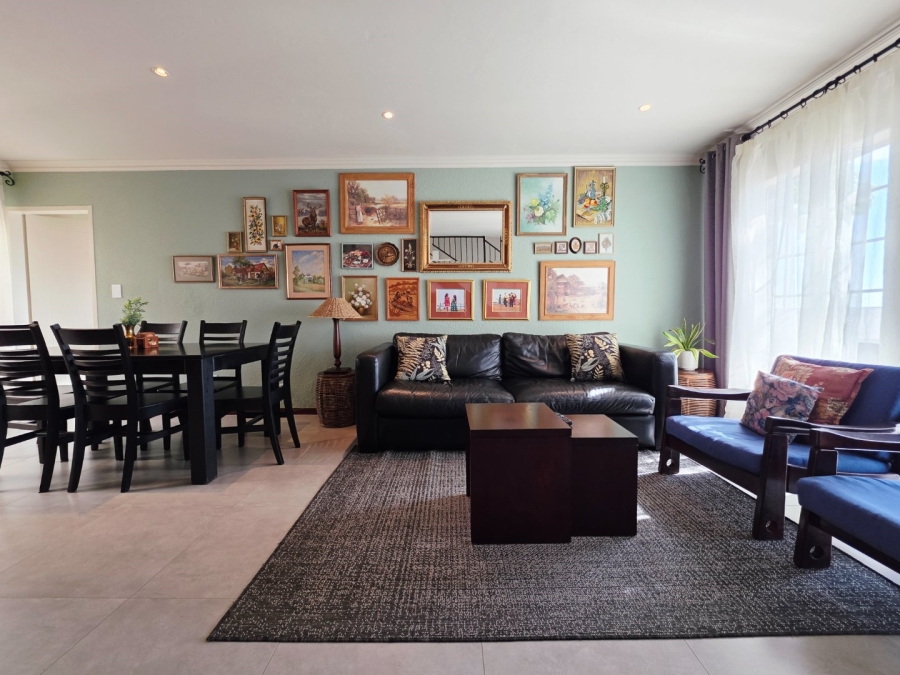 2 Bedroom Property for Sale in La Montagne Gauteng