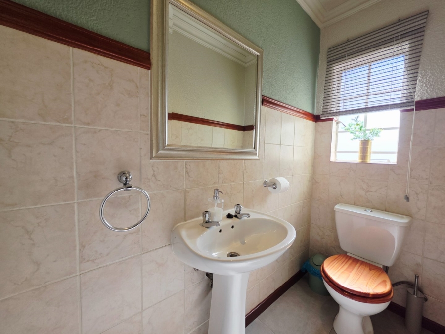 2 Bedroom Property for Sale in La Montagne Gauteng