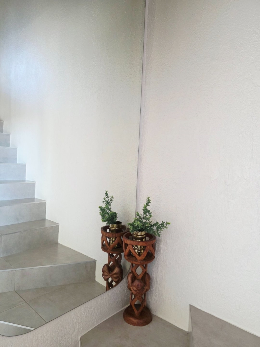 2 Bedroom Property for Sale in La Montagne Gauteng