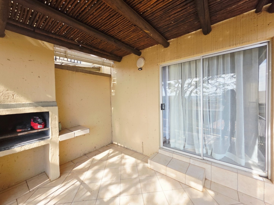 2 Bedroom Property for Sale in La Montagne Gauteng