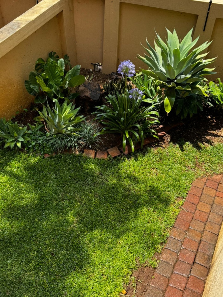 2 Bedroom Property for Sale in La Montagne Gauteng