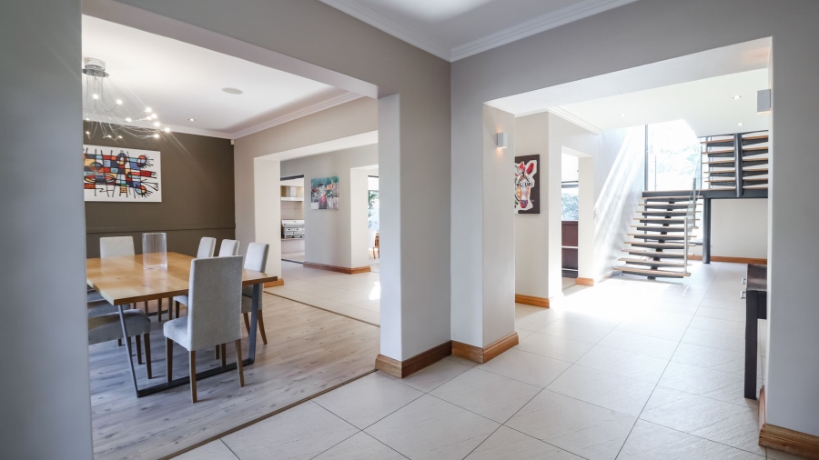 4 Bedroom Property for Sale in Benmore Gardens Gauteng