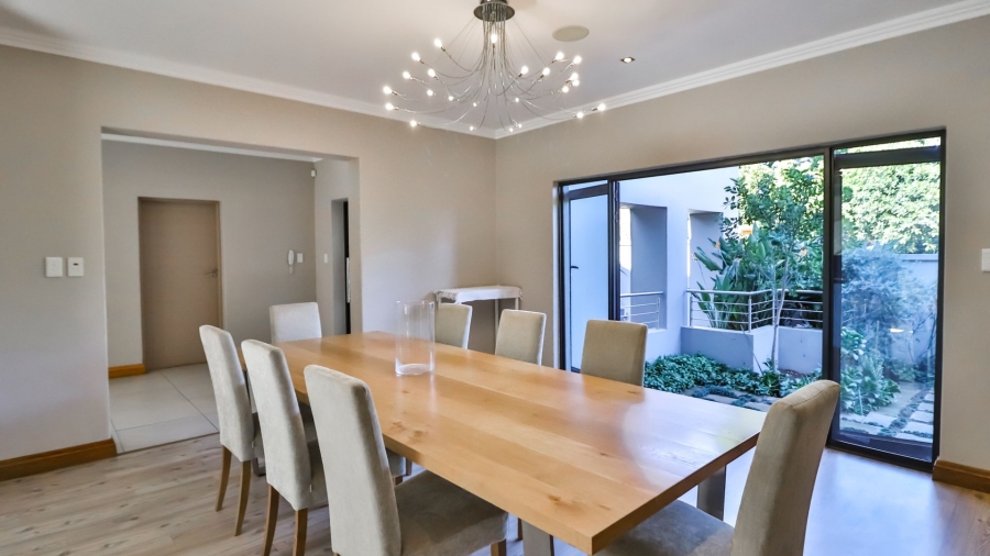 4 Bedroom Property for Sale in Benmore Gardens Gauteng