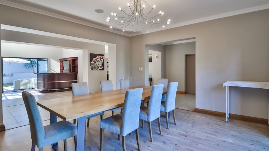 4 Bedroom Property for Sale in Benmore Gardens Gauteng