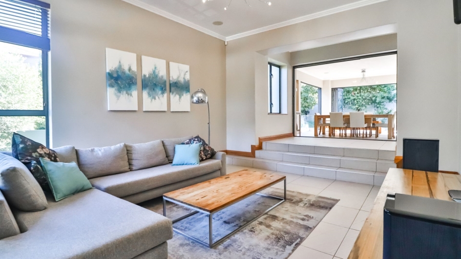 4 Bedroom Property for Sale in Benmore Gardens Gauteng