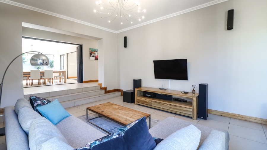 4 Bedroom Property for Sale in Benmore Gardens Gauteng