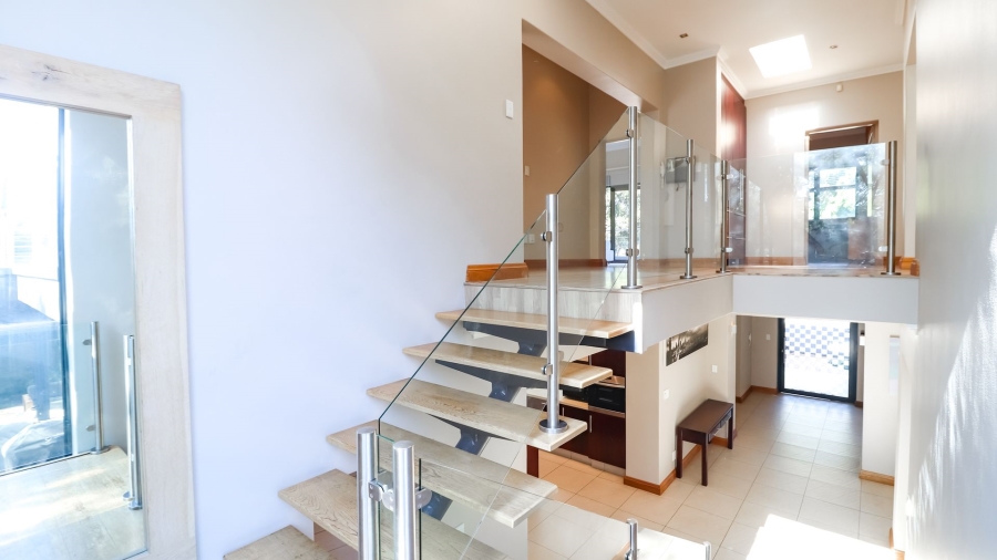 4 Bedroom Property for Sale in Benmore Gardens Gauteng
