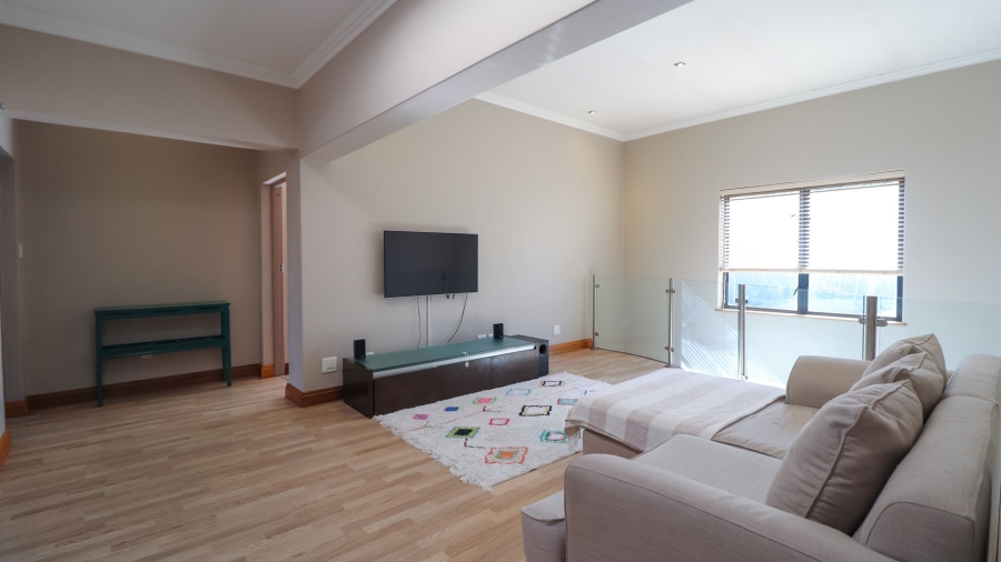 4 Bedroom Property for Sale in Benmore Gardens Gauteng