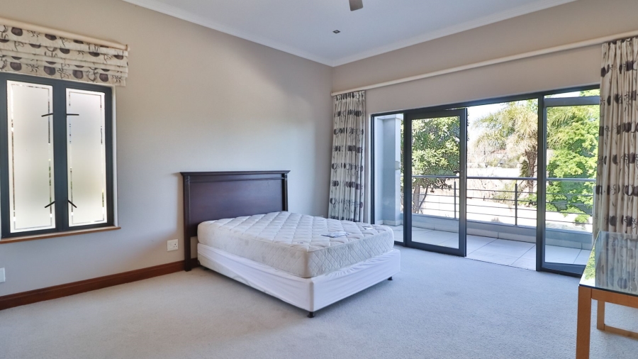 4 Bedroom Property for Sale in Benmore Gardens Gauteng