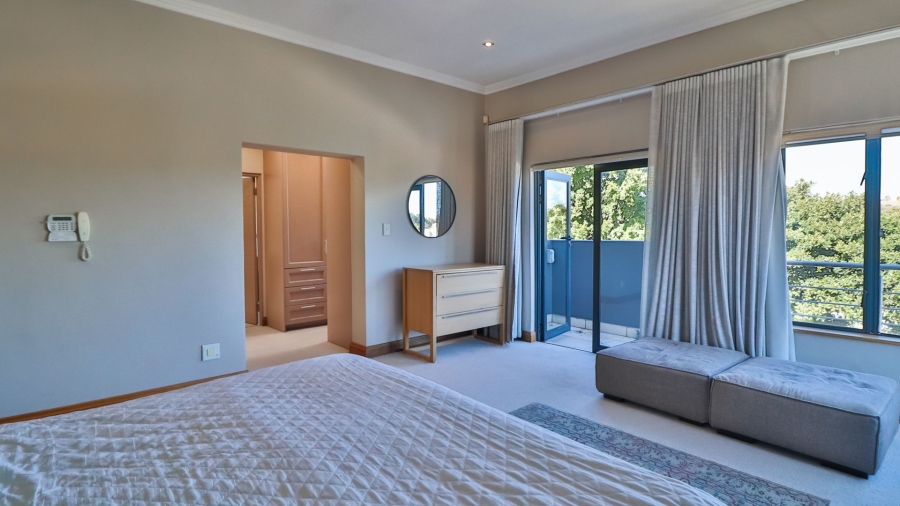 4 Bedroom Property for Sale in Benmore Gardens Gauteng