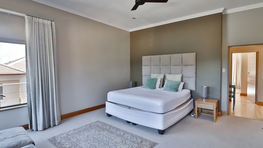 4 Bedroom Property for Sale in Benmore Gardens Gauteng