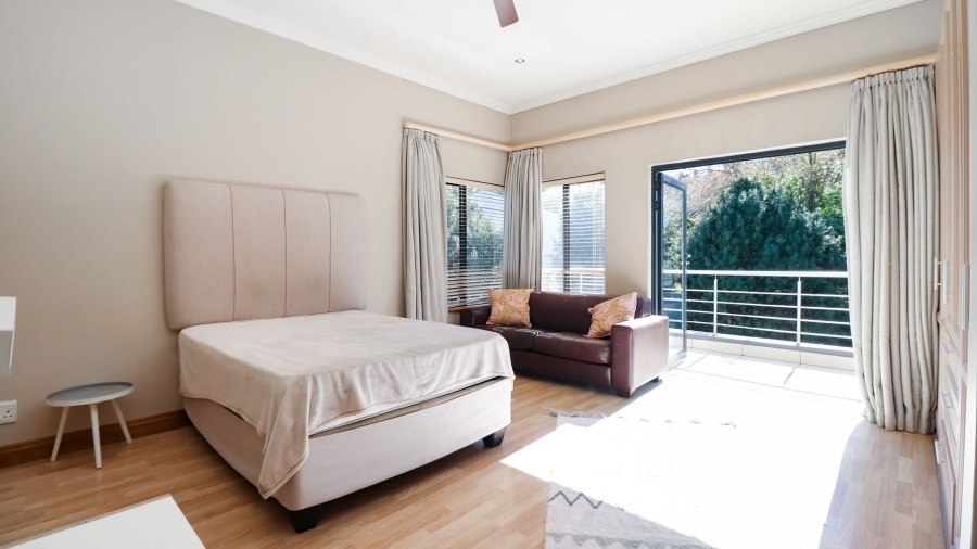 4 Bedroom Property for Sale in Benmore Gardens Gauteng