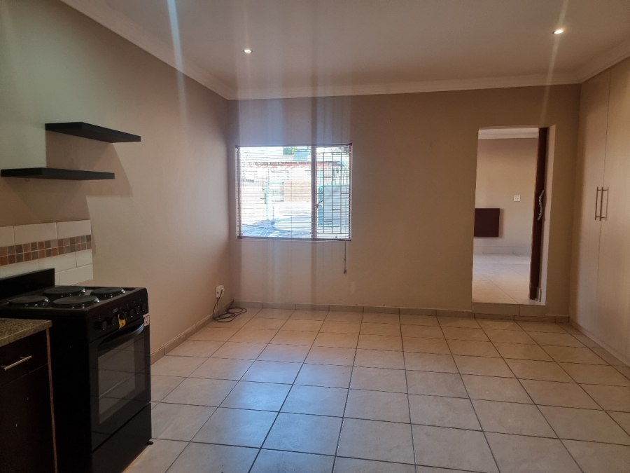 To Let 1 Bedroom Property for Rent in Rooihuiskraal Gauteng