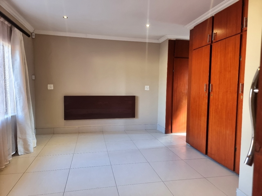 To Let 1 Bedroom Property for Rent in Rooihuiskraal Gauteng