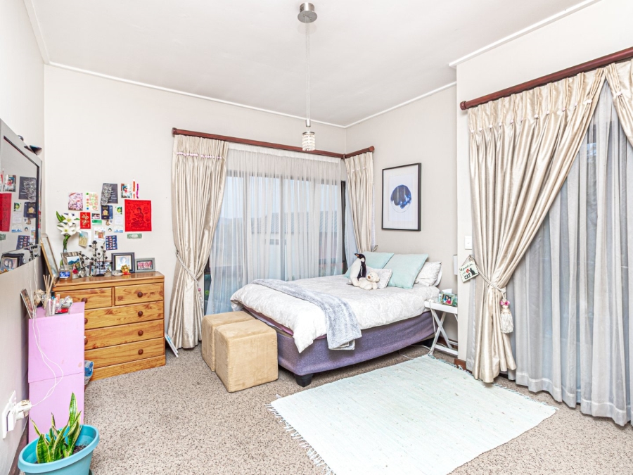 4 Bedroom Property for Sale in Copperleaf Estate Gauteng