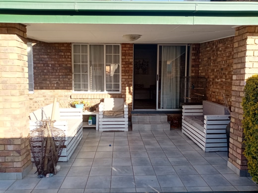 3 Bedroom Property for Sale in Weavind Park Gauteng