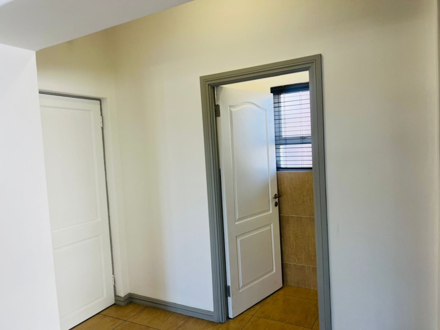2 Bedroom Property for Sale in Greenstone Hill Gauteng