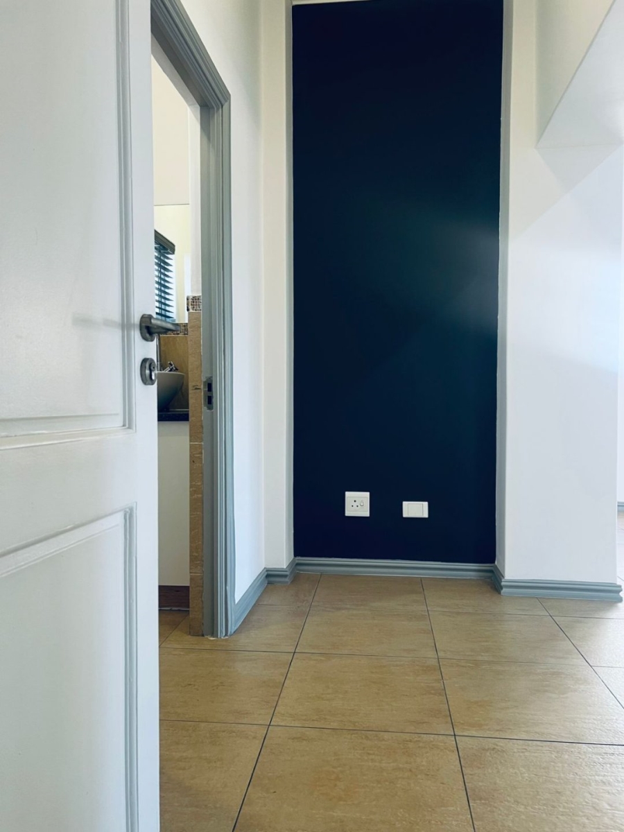 2 Bedroom Property for Sale in Greenstone Hill Gauteng