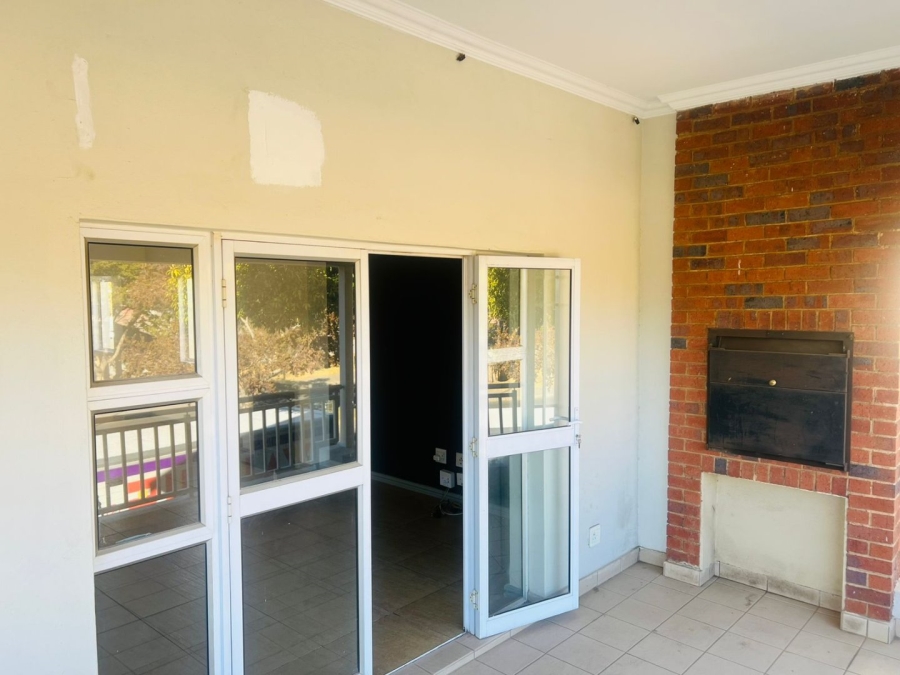 2 Bedroom Property for Sale in Greenstone Hill Gauteng