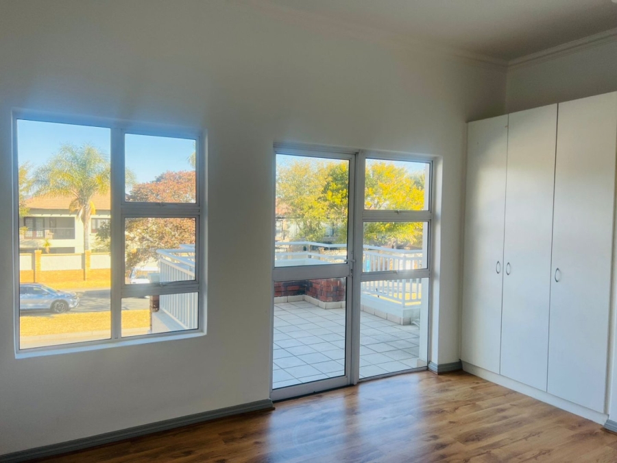 2 Bedroom Property for Sale in Greenstone Hill Gauteng