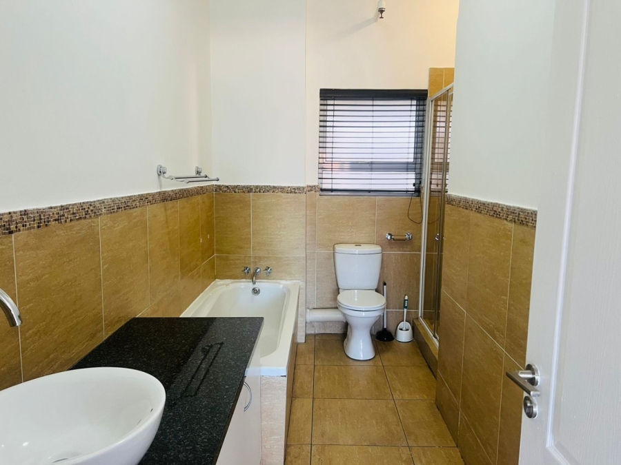 2 Bedroom Property for Sale in Greenstone Hill Gauteng