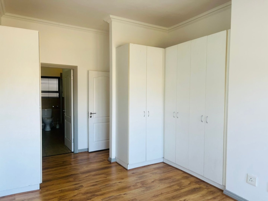 2 Bedroom Property for Sale in Greenstone Hill Gauteng