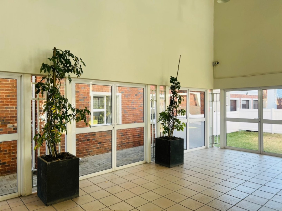 2 Bedroom Property for Sale in Greenstone Hill Gauteng