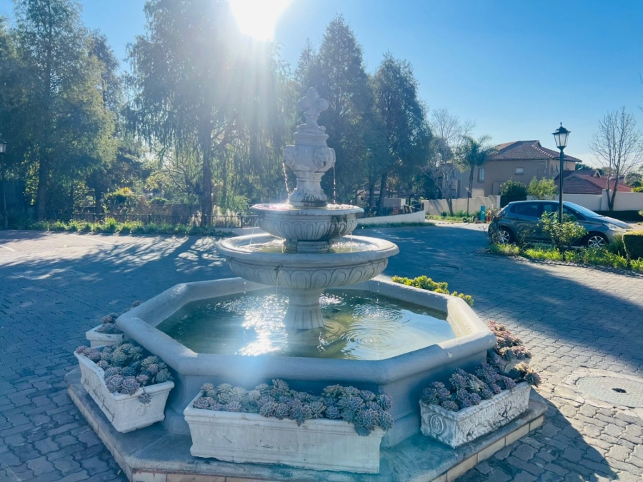 2 Bedroom Property for Sale in Greenstone Hill Gauteng