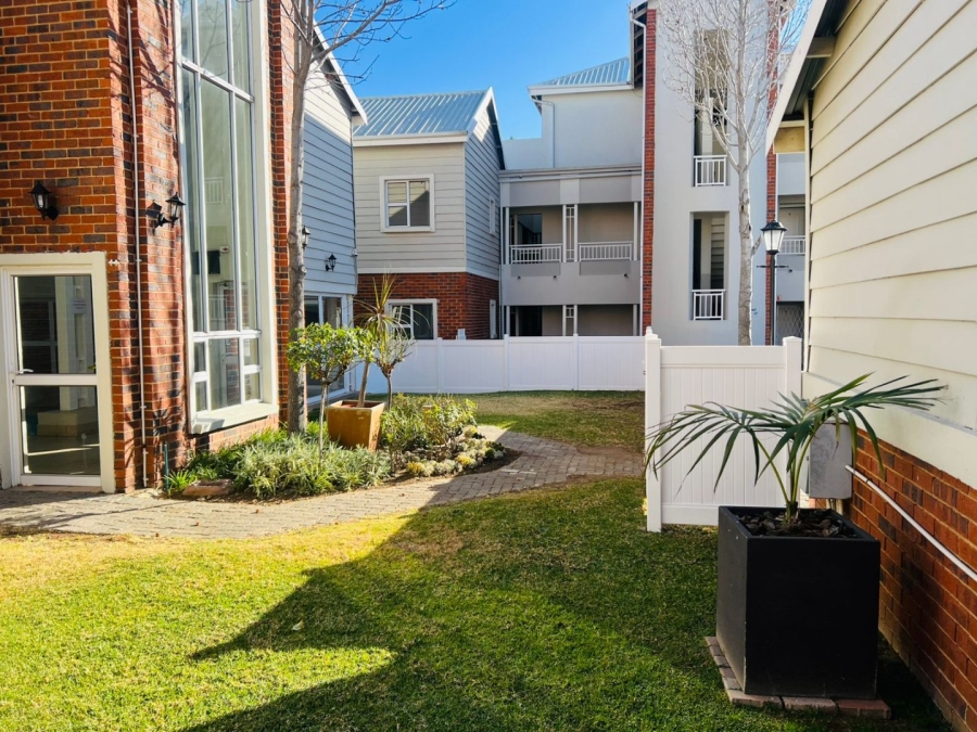 2 Bedroom Property for Sale in Greenstone Hill Gauteng