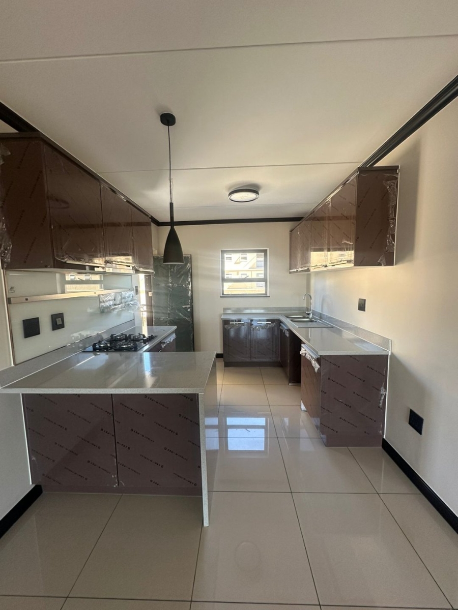 To Let 2 Bedroom Property for Rent in Blue Hills AH Gauteng