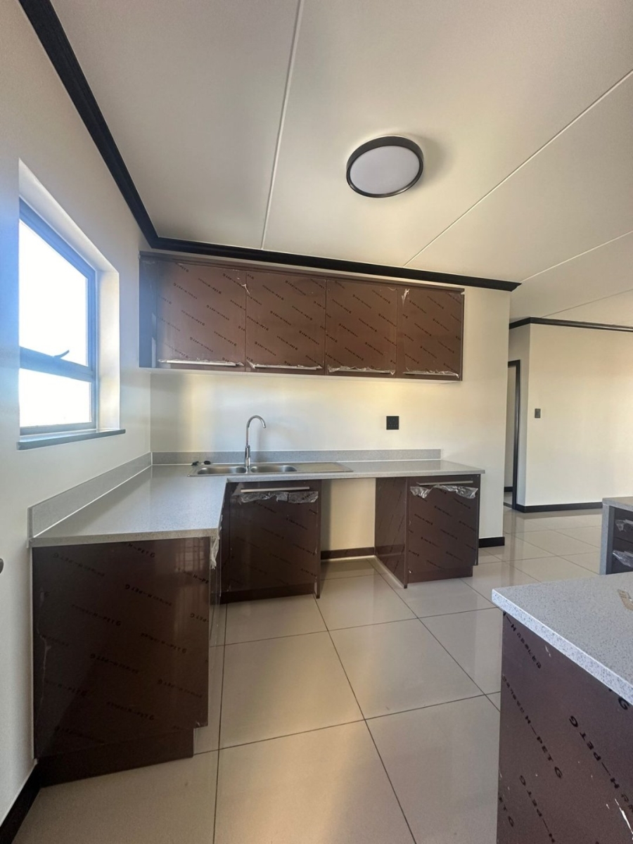 To Let 2 Bedroom Property for Rent in Blue Hills AH Gauteng