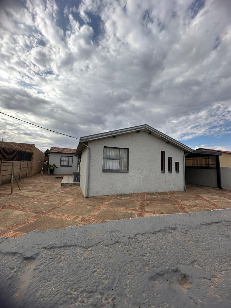 2 Bedroom Property for Sale in Orlando Gauteng