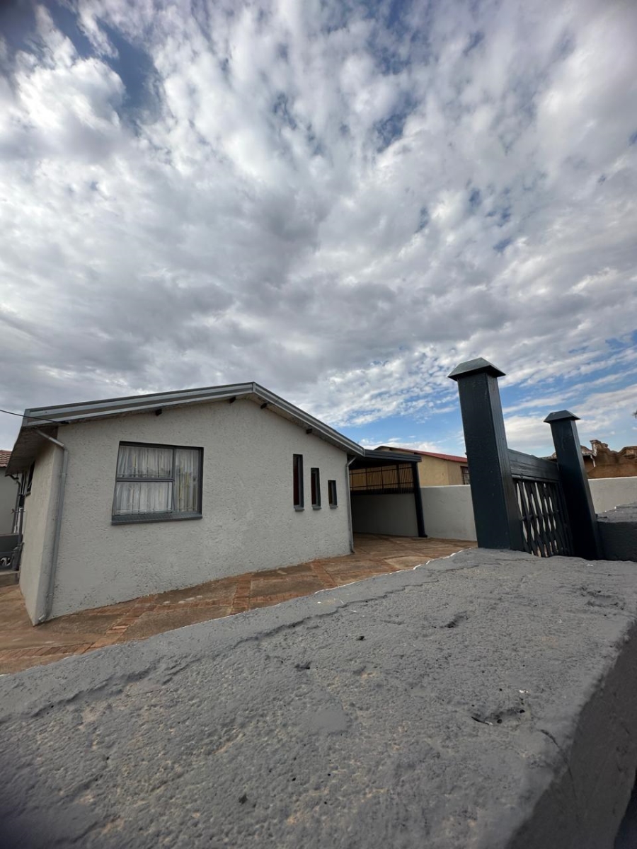 2 Bedroom Property for Sale in Orlando Gauteng