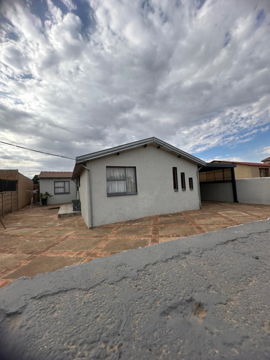2 Bedroom Property for Sale in Orlando Gauteng