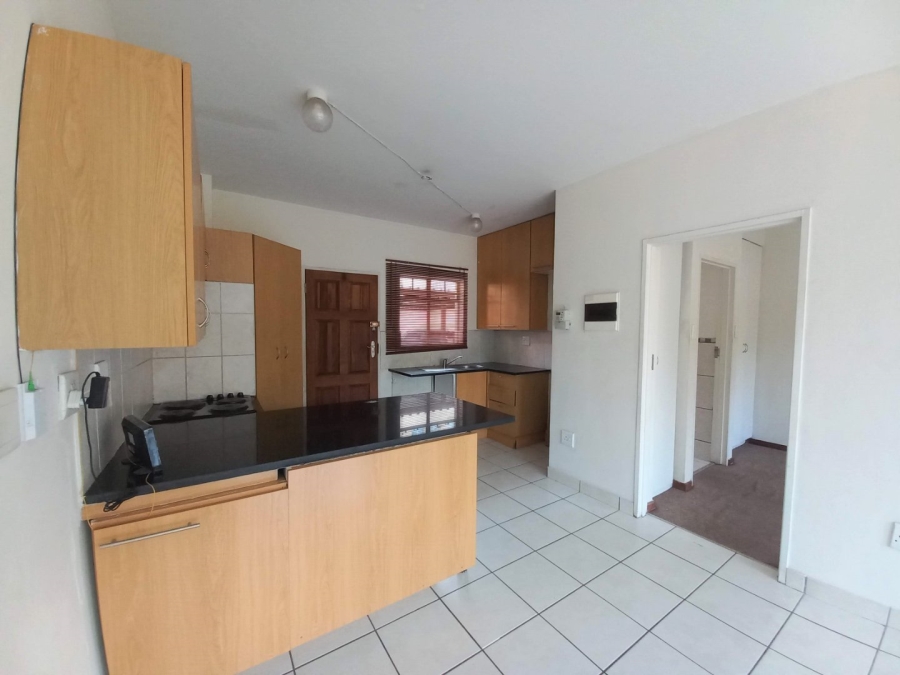 To Let 1 Bedroom Property for Rent in Kosmosdal Gauteng