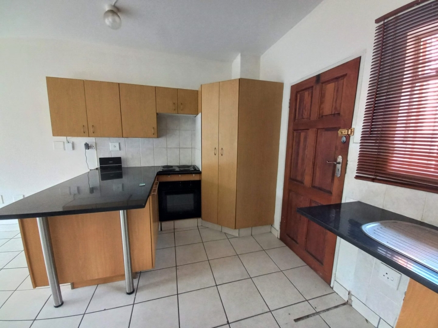 To Let 1 Bedroom Property for Rent in Kosmosdal Gauteng
