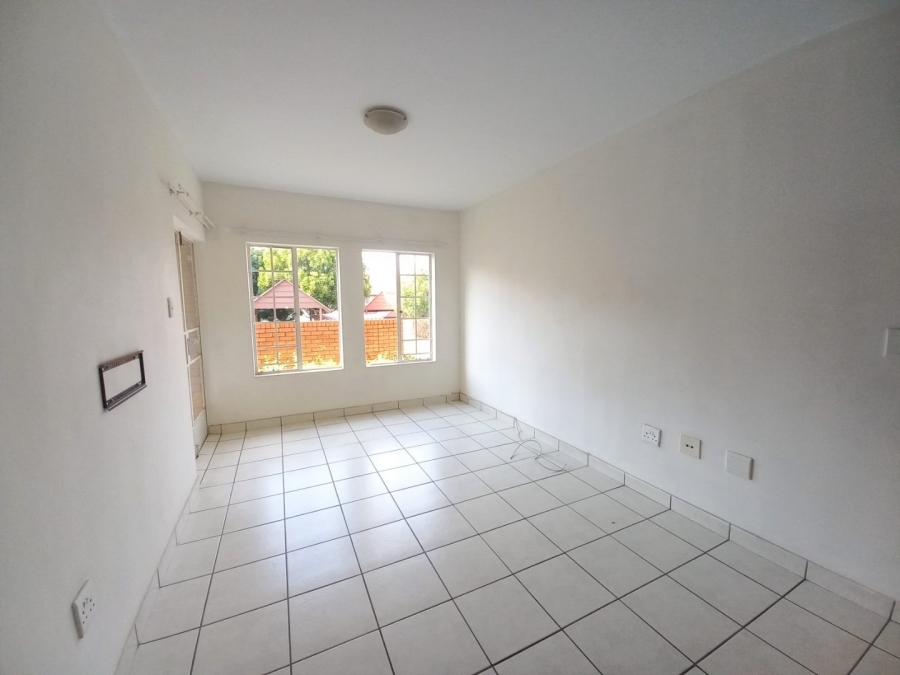 To Let 1 Bedroom Property for Rent in Kosmosdal Gauteng